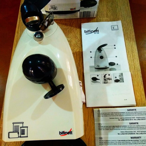 Electric can opener and knife sharpener like new