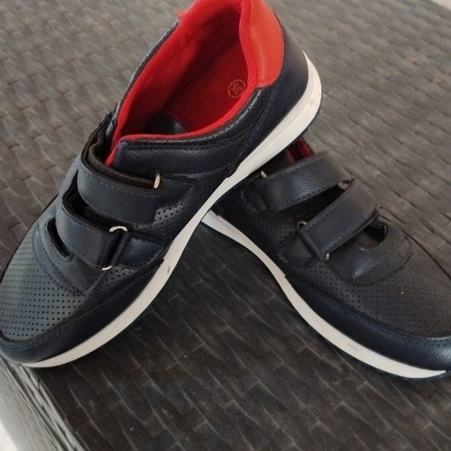 Boys' blue sneakers size 35 like new with velcro