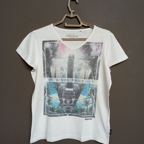 Admiral V-neck T-shirt with colorful graphic print, size S