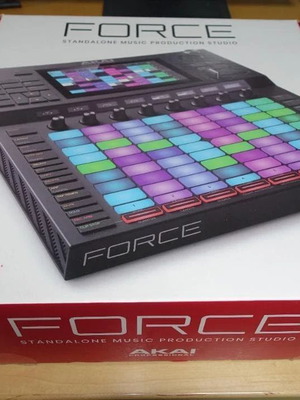 Akai Professional Force ολοκληρωμένο αυτόνομο σύστημα παραγωγής μουσικής σαν καινούργιο