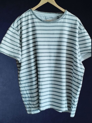 Sinsay striped T-shirt white and grey like new, size 5XL