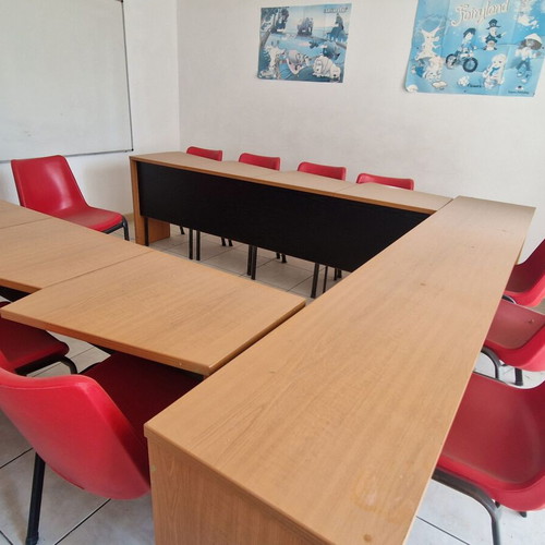 Tutoring Equipment Set of Desks used, without seats