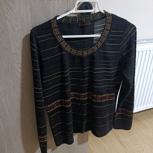 Fine Knit Sweater like new