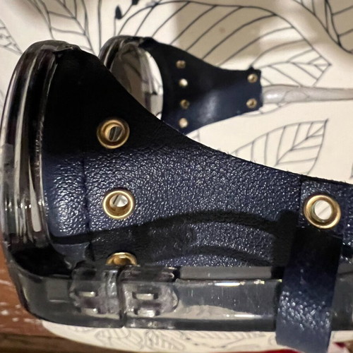 Round retro vintage sunglasses new with leather covers