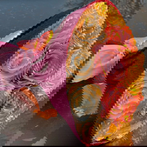 Вечен букет от ръчно изработени сатенени рози 17 броя