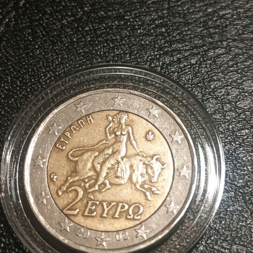Νομίσματα Ελλάδας μεταχειρισμένα του 2002 και 2025 με απεικόνιση αρπαγής της Ευρώπης