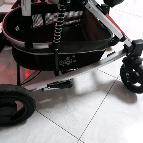 Moni 3-in-1 baby stroller like new, aluminum frame