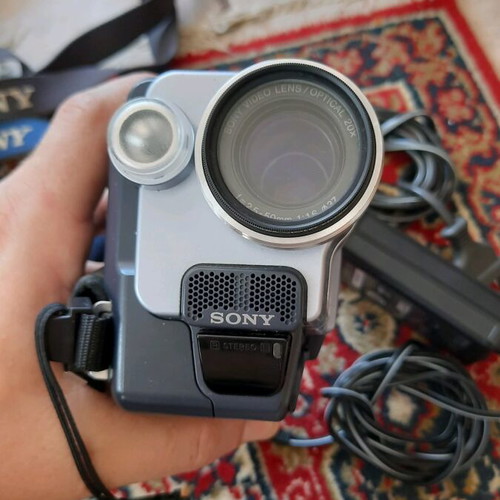 Sony Digital-8 Digital Video Camcorder DCR-TRV355E used, with charger and 2 straps