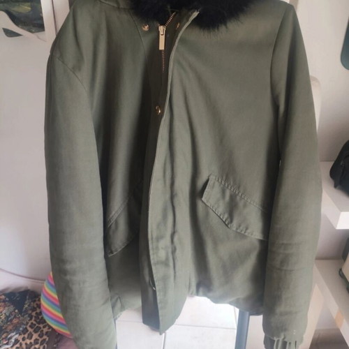Winter jacket like new, khaki with synthetic fur lining, size M