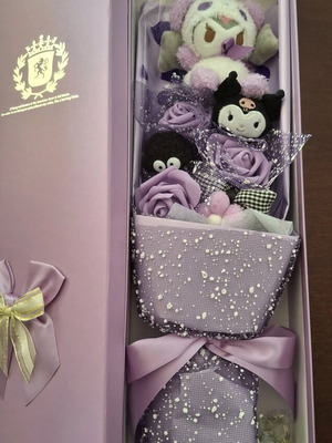 Sanrio Hello Kitty & Kuromi Gift Box Bouquet with lights new
