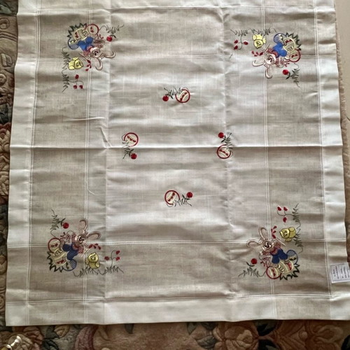 Easter tablecloth new with design 85x85 cm