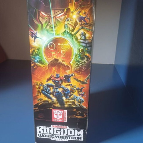 War for Cybertron Kingdom Voyager class Autobot Inferno figure like new