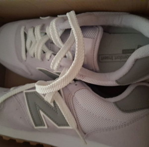 Αθλητικα παπουτσια new balance μωβ γκρι.