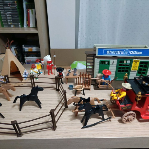 Playmobil Sheriff's Station 4431 used with minor missing parts