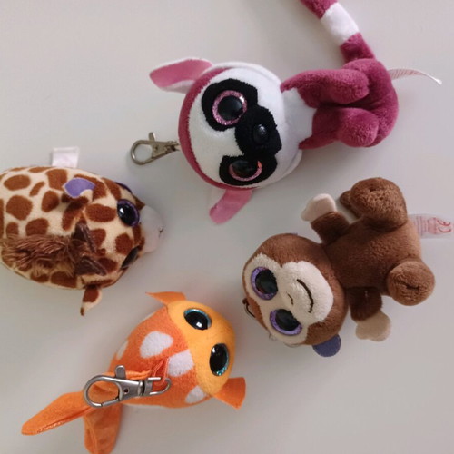 Ty plush toys like new, pack of 4 with 3 keychains