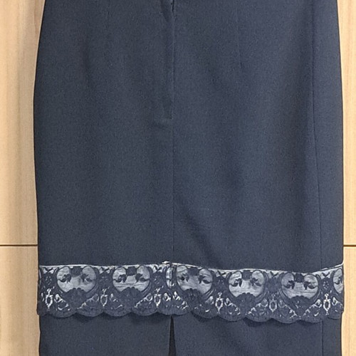 Veto skirt black with lace hem, like new, size XL