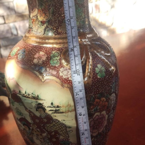 Royal Satsuma vase like new, Chinese hand-painted antique