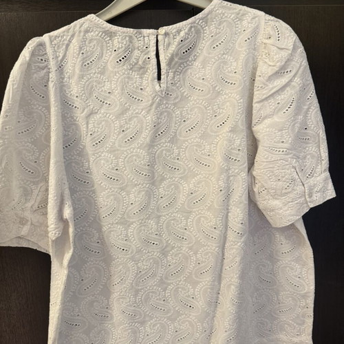 Peppercorn White Blouse L with Paisley Cutwork Embroidery like new