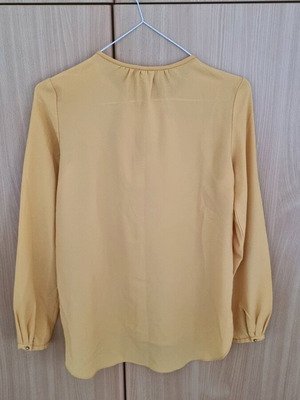Stradivarius mustard blouse airy, like new, size S