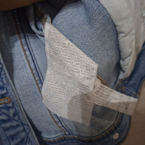 Zara denim jacket used, slightly elastic, blue, size M