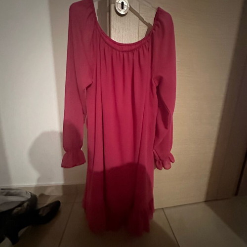 Fuchsia dress like new, airy summer style with silver belt