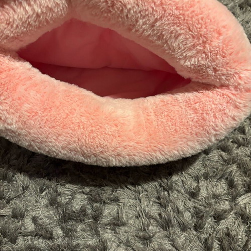 Cat house new, cozy and warm with pillow