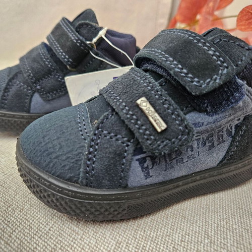 Primigi Gore-Tex toddler shoes, size 20