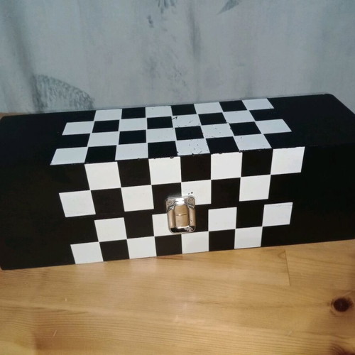 Collectible chess set Pinot noir Papaiwannou like new