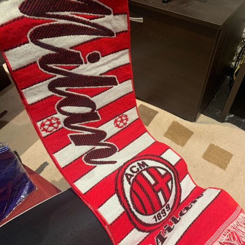 Milan scarf like new