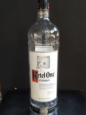 KETEL ONE Vodka Μεγάλο Αδειο Γυάλινο Διαφημιστικό Μπουκάλι Μεταχειρισμένο