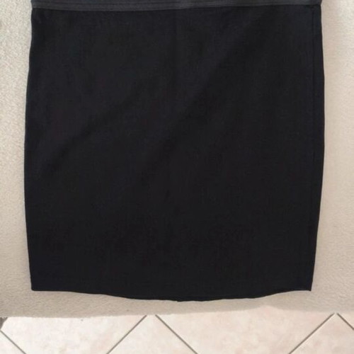 Women's short skirts like new, size small, black, set of two