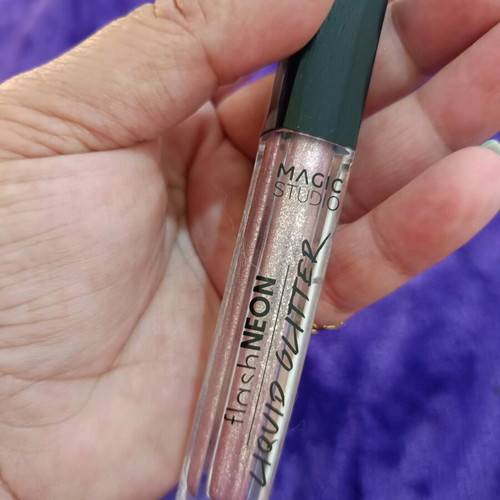 Magic Studio Flash Neon liquid eyeshadow new, very long-lasting