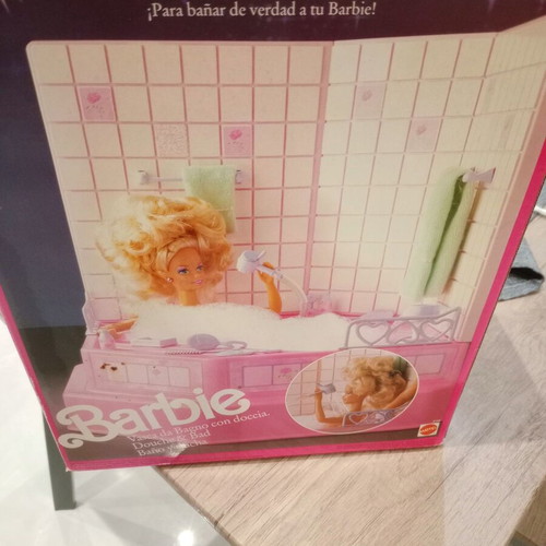 Barbie shower and bathtub