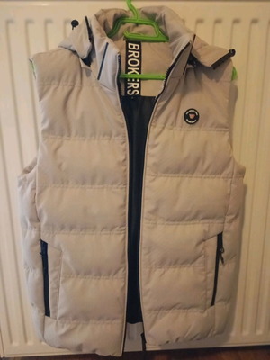 Broker's sleeveless jacket new, beige, size S