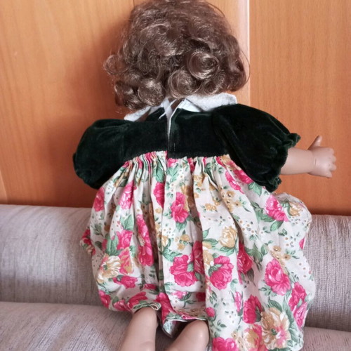 Vintage doll 25 years old in very good condition like new