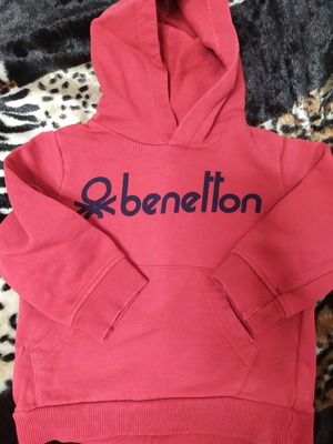 Benetton unisex hoodie used for 12-18 months