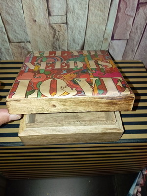Vintage wooden jewelry box like new, 14"x14"