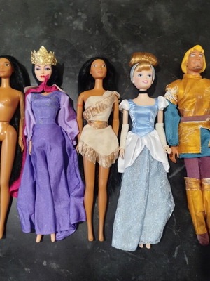 Κούκλες πριγκίπισσες Disney μεταχειρισμένες, σετ με φθορές στα ρούχα
