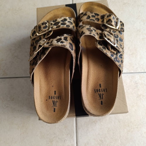JK London leopard print pony slippers size 39 like new, brown