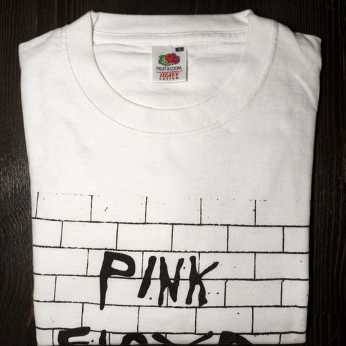Pink Floyd The Wall t-shirt like new, Fruit of the Loom, size S