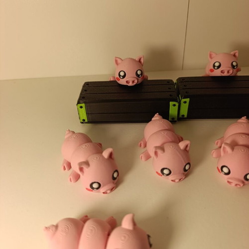 Flexi Pig 3D Printed Keychain new, pink articulated design