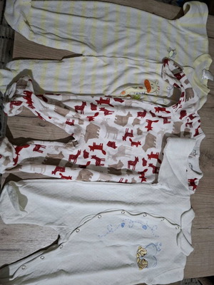 Baby rompers like new, pack of 3, age 6-12 months