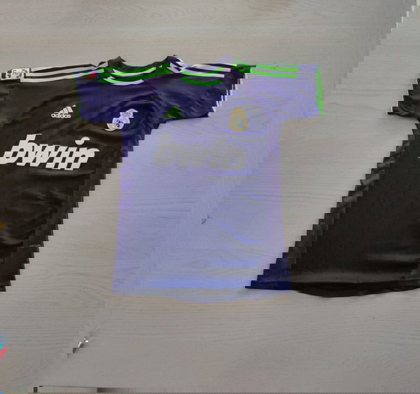 Real Madrid 2012/13 away kit