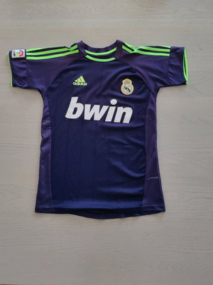 Real Madrid 2012/13 away kit