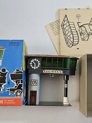 Seuthe No.107 HO Scale Railway Signal Box used with Box and Instructions