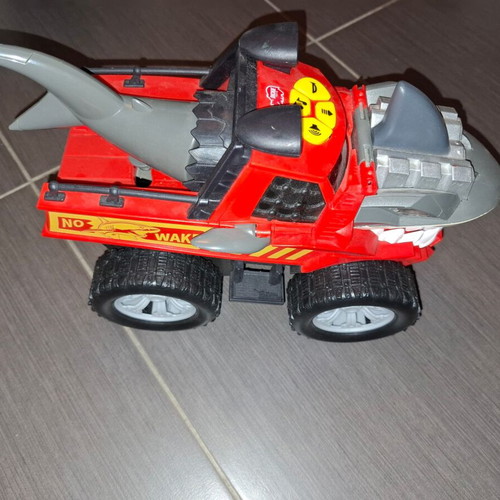 Dickie Car Shaking Shark like new