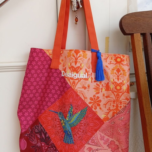Desigual fabric shoulder bag like new, colorful design