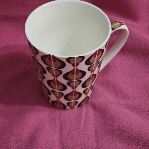 Porcelain Mug Modern House New Bone China like new