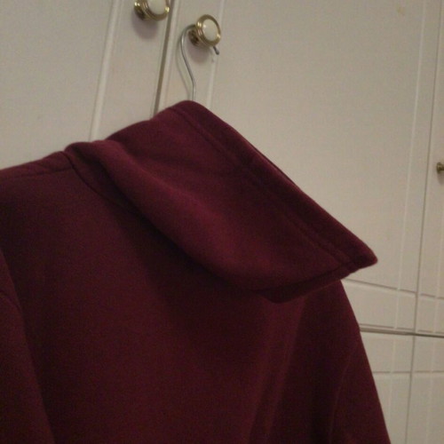 Burgundy sweatshirt lightly worn, size M