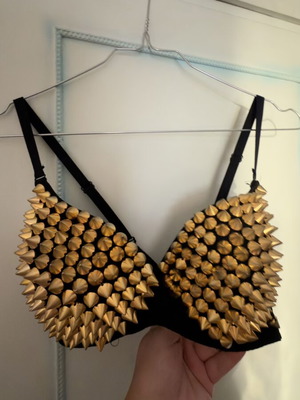 Bra with studs size 38 large like new